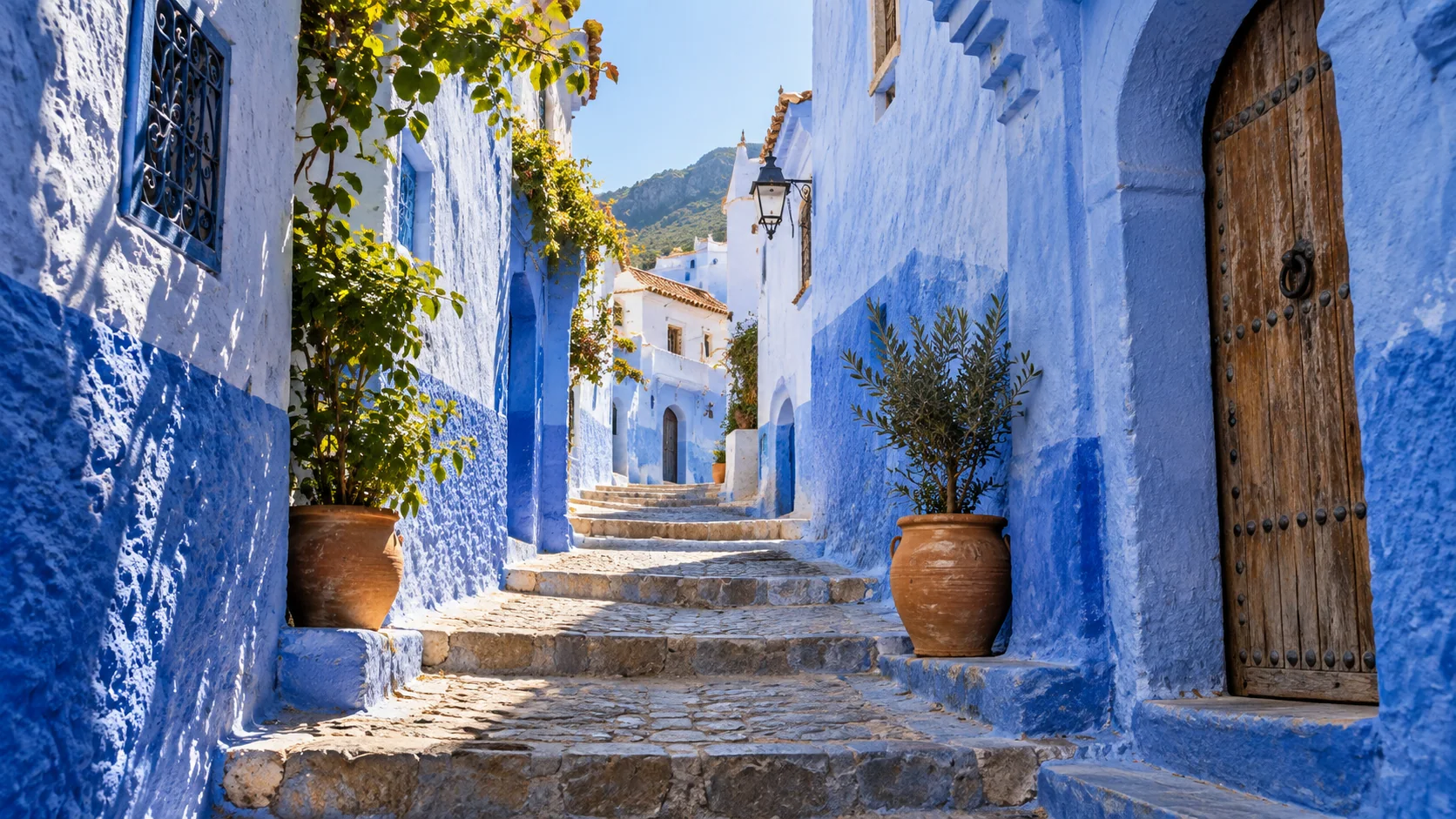 Ruelle bleue du Nord marocain — visuel d’inspiration
